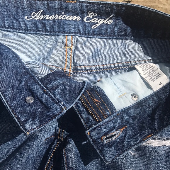 American Eagle Destroyed Jean Shorts Size 2 - Picture 3 of 6